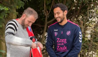 FC Utrecht speelt 24 april met een mantelzorger op de borst